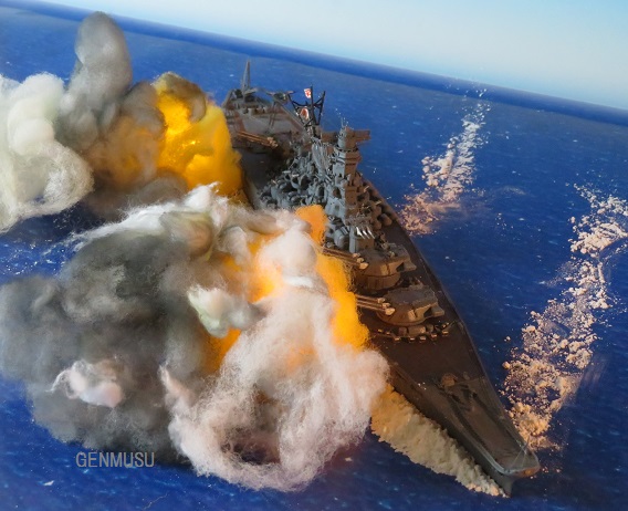 Diorama-style firing scene of 1/700 Fujimi NEXT Yamato – explosion and smoke effects added to the waterline model.
